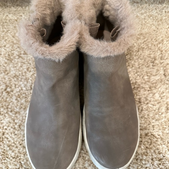 Espirit size 9 taupe booties with fur cuffs - Picture 5 of 7